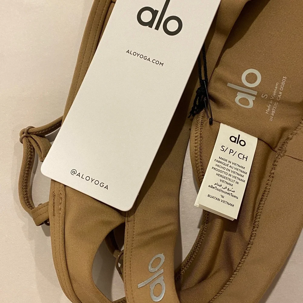 ALO Yoga airlift intrigue bra  Size small   Color toasted almond